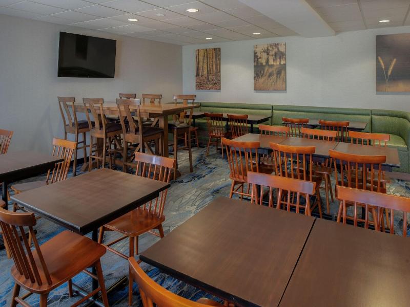Fairfield Inn And Suites By Marriott Troy Ohio image