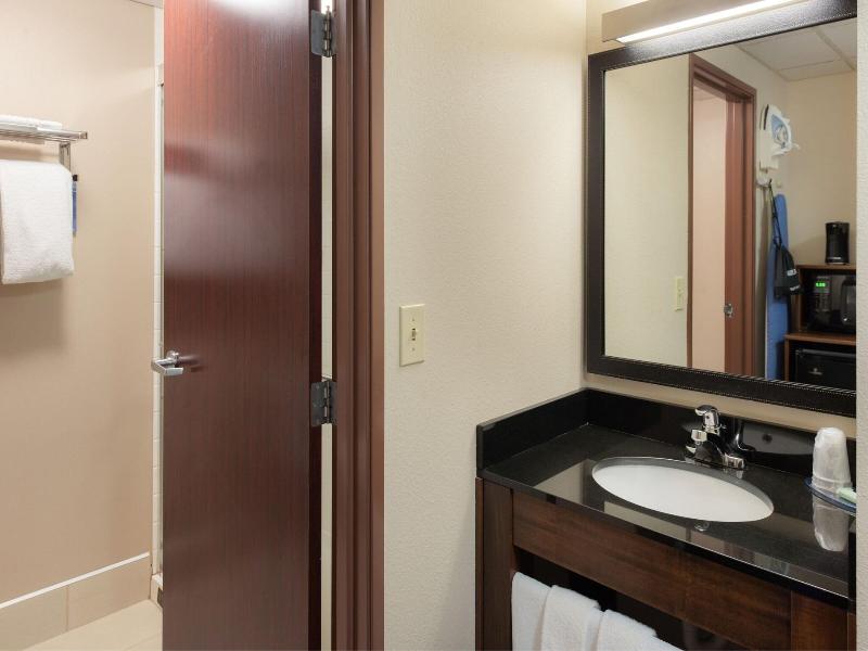Fairfield Inn And Suites By Marriott Troy Ohio image