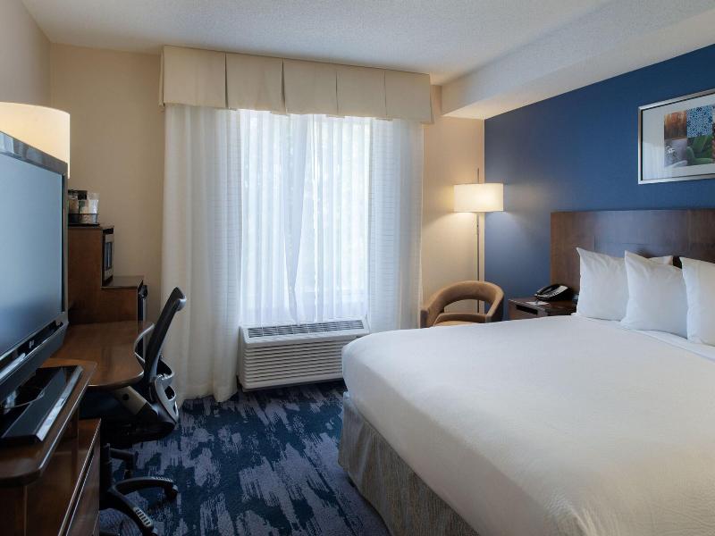 Fairfield Inn And Suites By Marriott Troy Ohio image