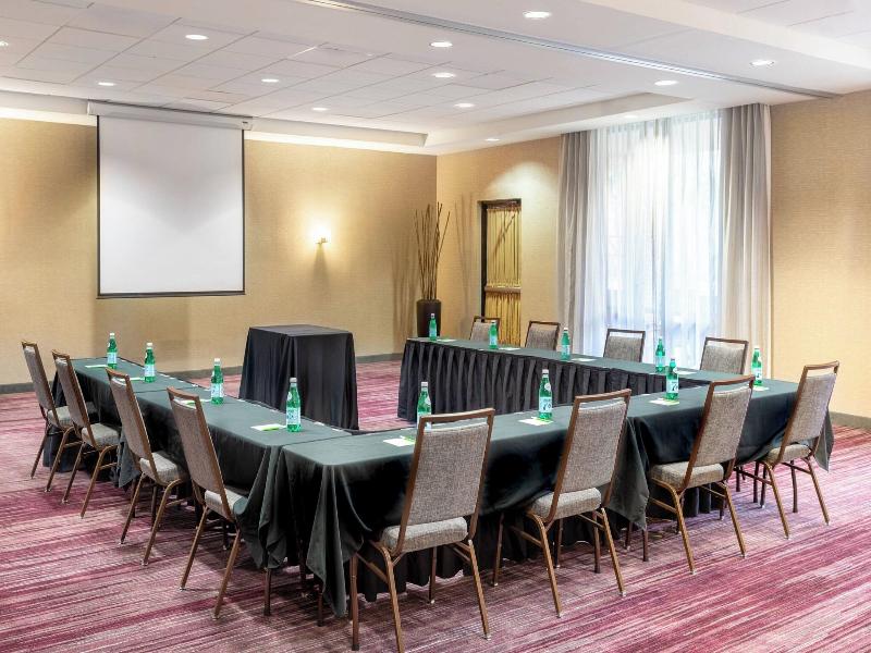 Courtyard Marriott Denton image
