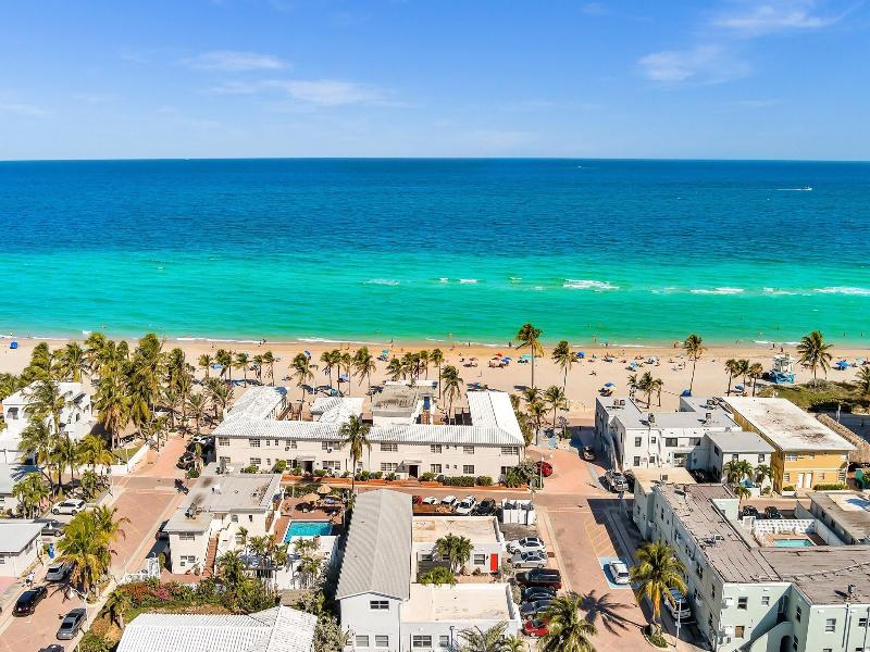 Seaside Hollywood Beach image