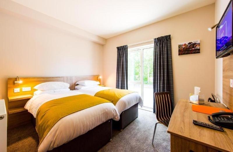 The Lodge At Perth Racecourse image