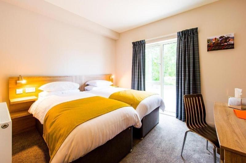 The Lodge At Perth Racecourse image