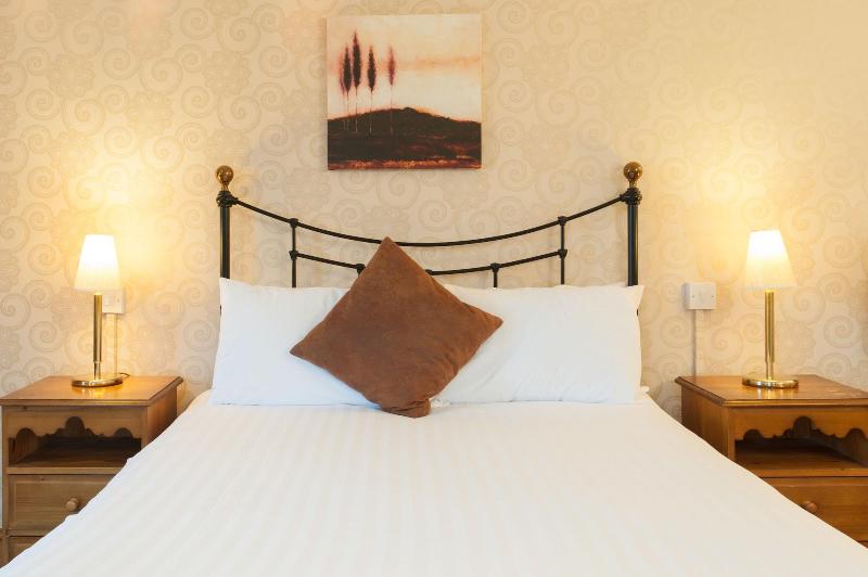 Boundary, Alfreton by Marston's Inns image