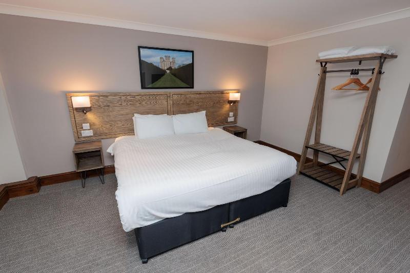 Boundary, Alfreton by Marston's Inns image