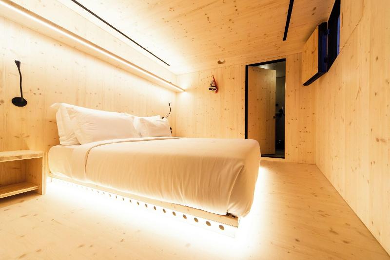 Zero Box Lodge Porto image