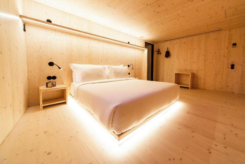 Zero Box Lodge Porto image