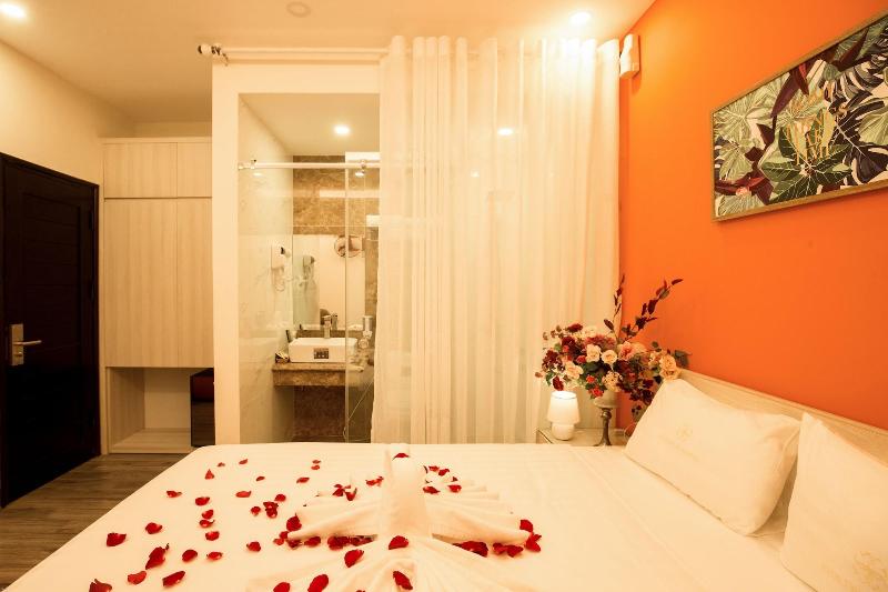Golden Hotel image