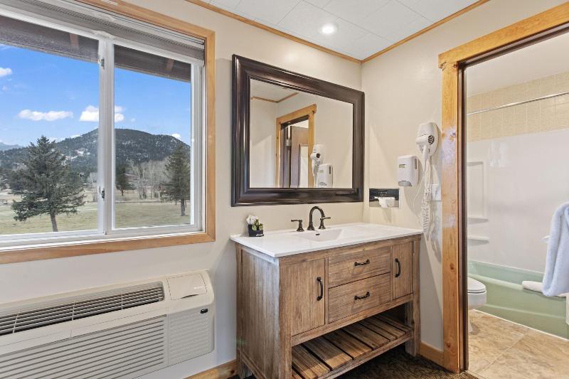 Discovery Lodge image