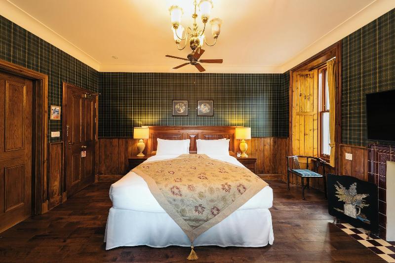 The Whispering Pine Lodge image