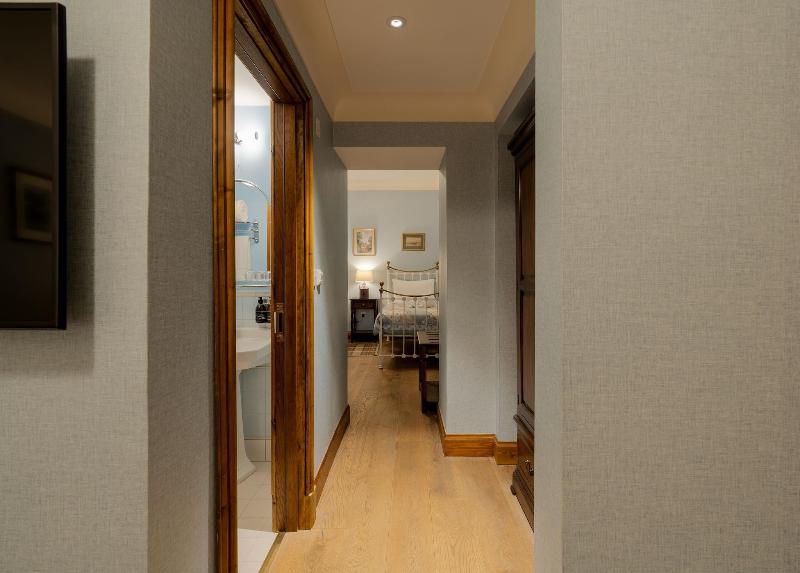 The Whispering Pine Lodge image