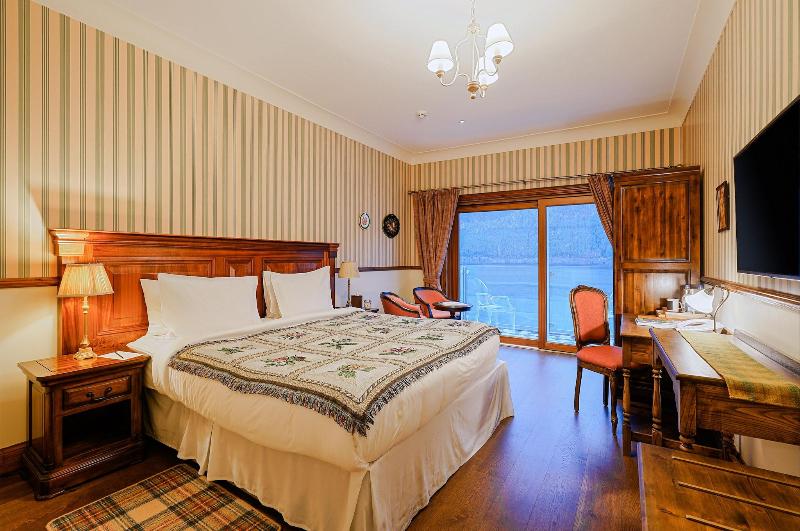 The Whispering Pine Lodge image