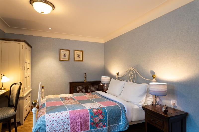 The Whispering Pine Lodge image