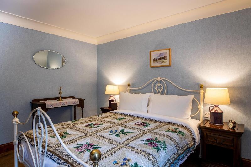 The Whispering Pine Lodge image