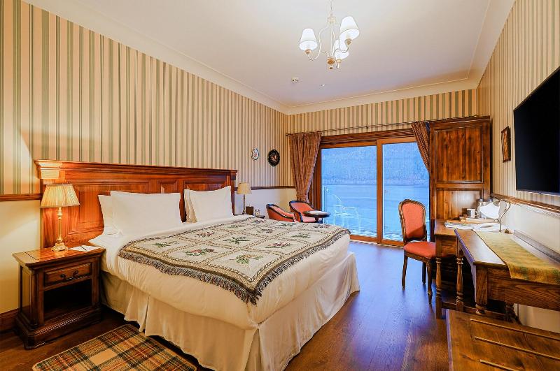 The Whispering Pine Lodge image