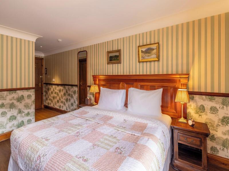 The Whispering Pine Lodge image