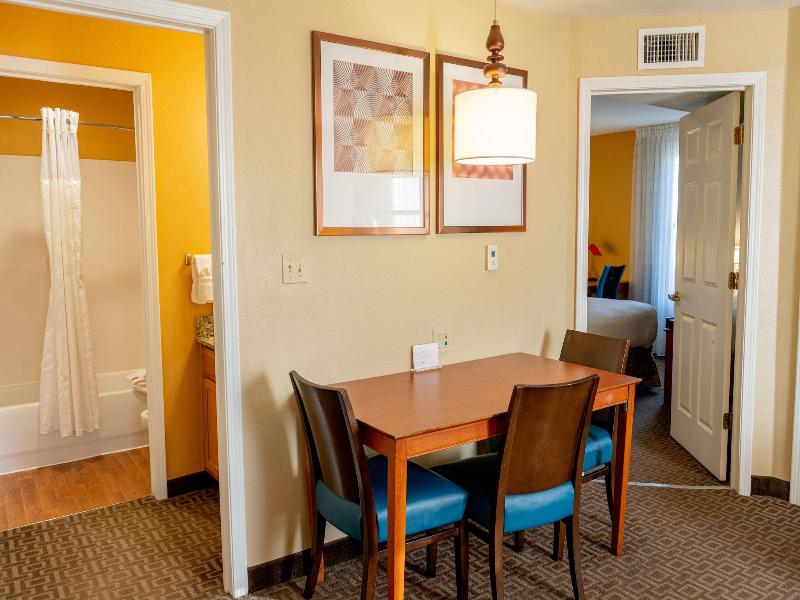 Towneplace Suites By Marriott Dallas Las Colinas image