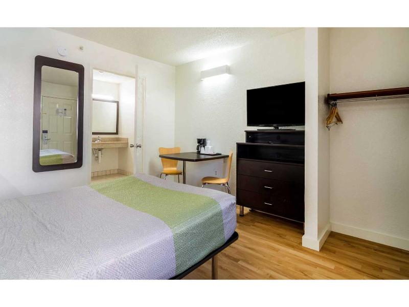Studio 6 Plano, TX - Dallas - Plano Medical Center image