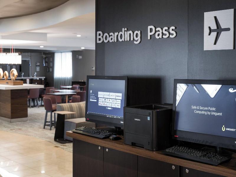 Courtyard By Marriott West Orange image