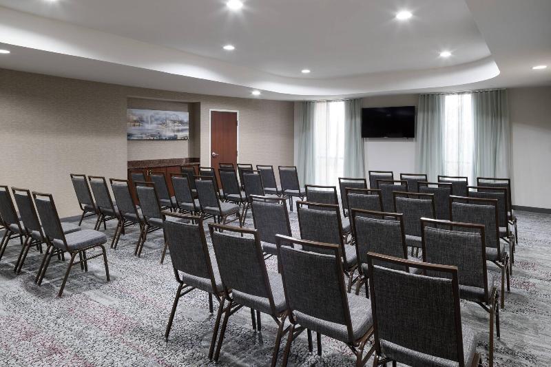 Courtyard By Marriott West Orange image