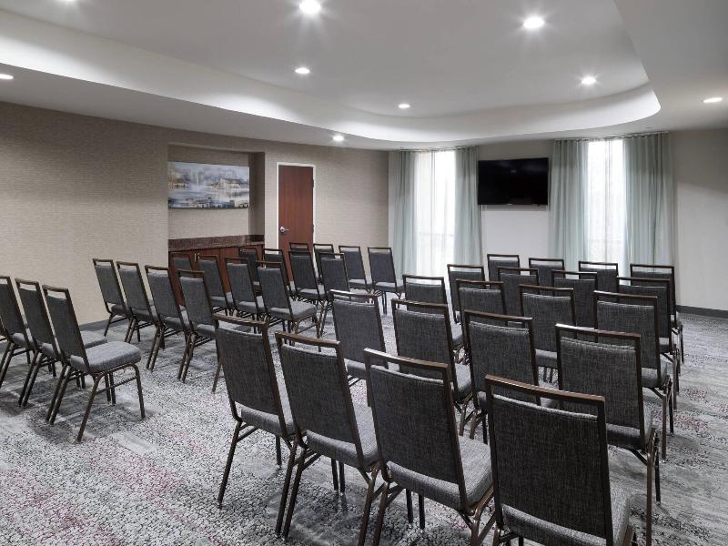 Courtyard By Marriott West Orange image