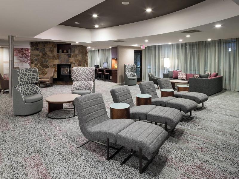 Courtyard By Marriott West Orange image