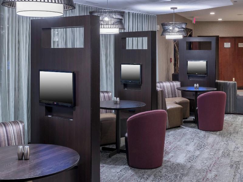 Courtyard By Marriott West Orange image