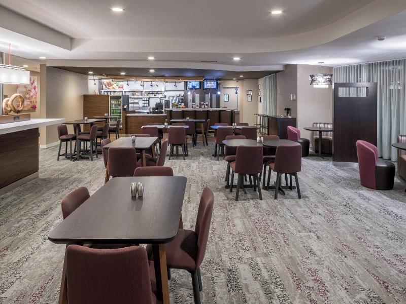 Courtyard By Marriott West Orange image