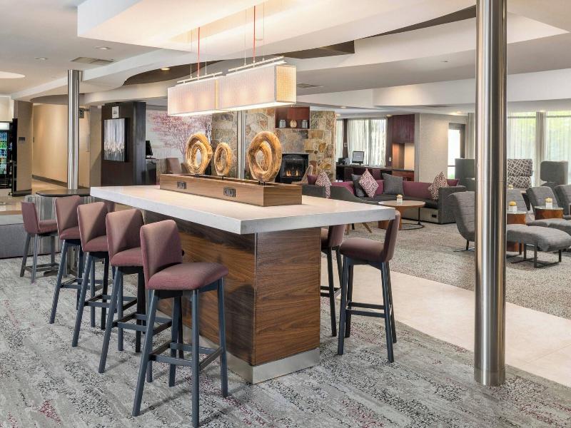 Courtyard By Marriott West Orange image