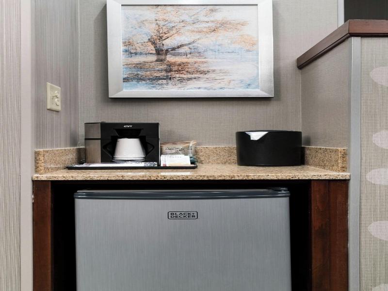 Courtyard By Marriott West Orange image