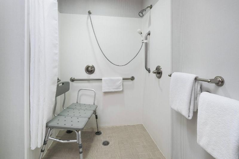 Courtyard By Marriott West Orange image