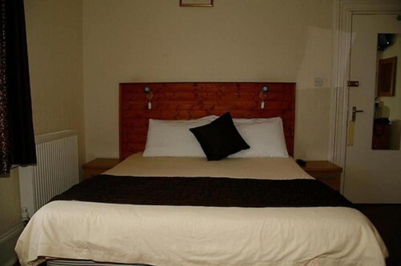 The Channel View Hotel image