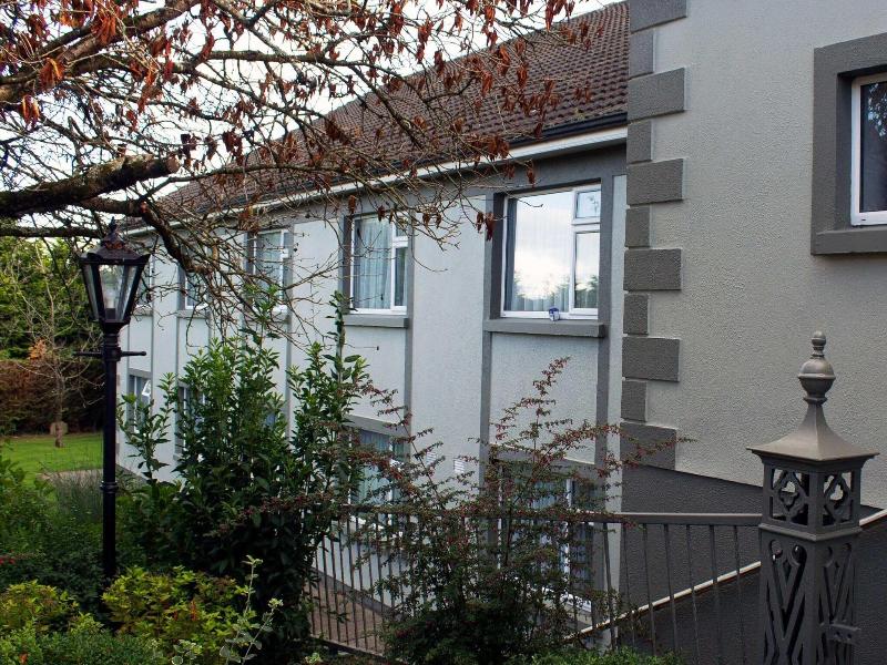 The Rhu Glenn Hotel image