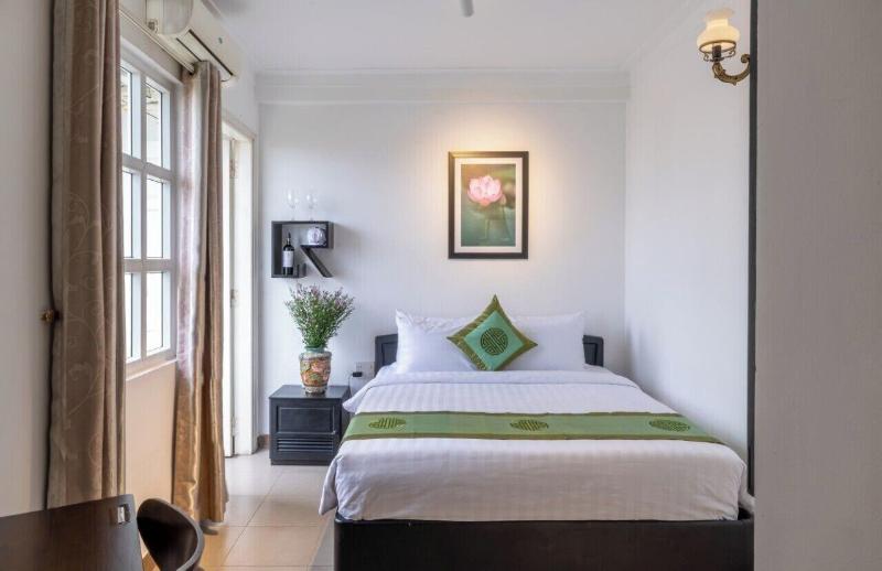 Charming Riverside Hotel image