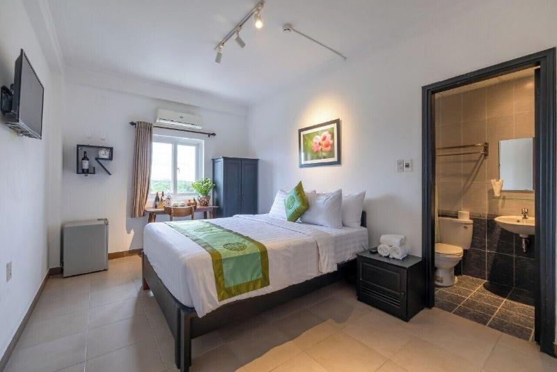 Charming Riverside Hotel image