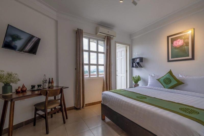 Charming Riverside Hotel image