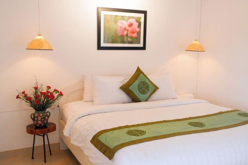 Charming Riverside Hotel image