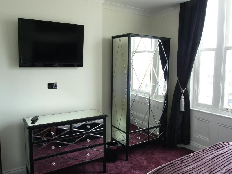 Ship Leopard Boutique Hotel image