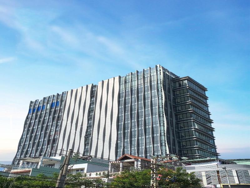 Danang Han River Hotel image