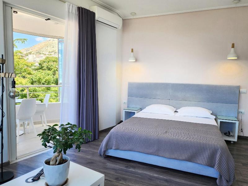 Hotel Joan image