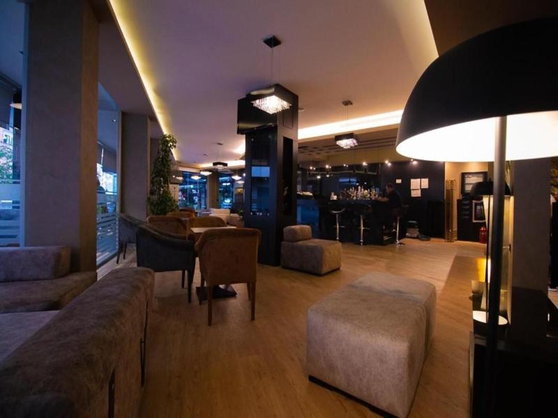 Albanopolis Hotel