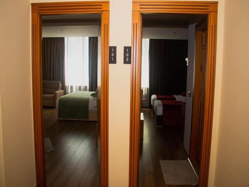 Albanopolis Hotel