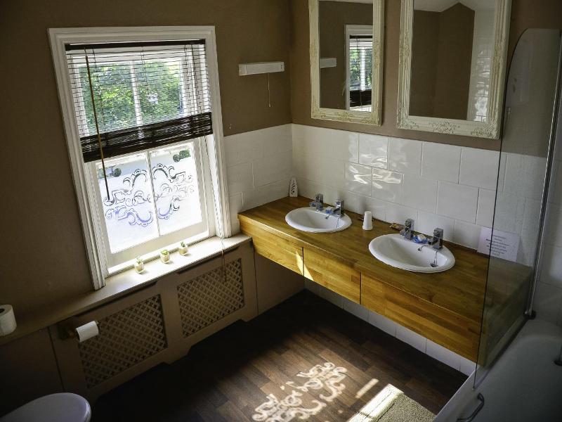 Waverley Inn image