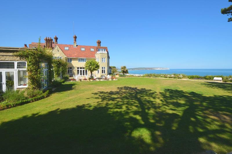 Haven Hall image