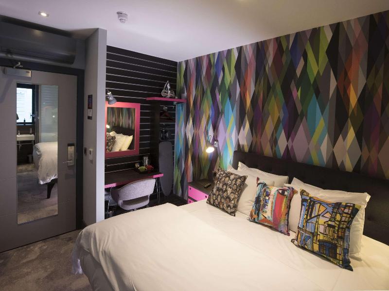 Village Hotel Bristol image