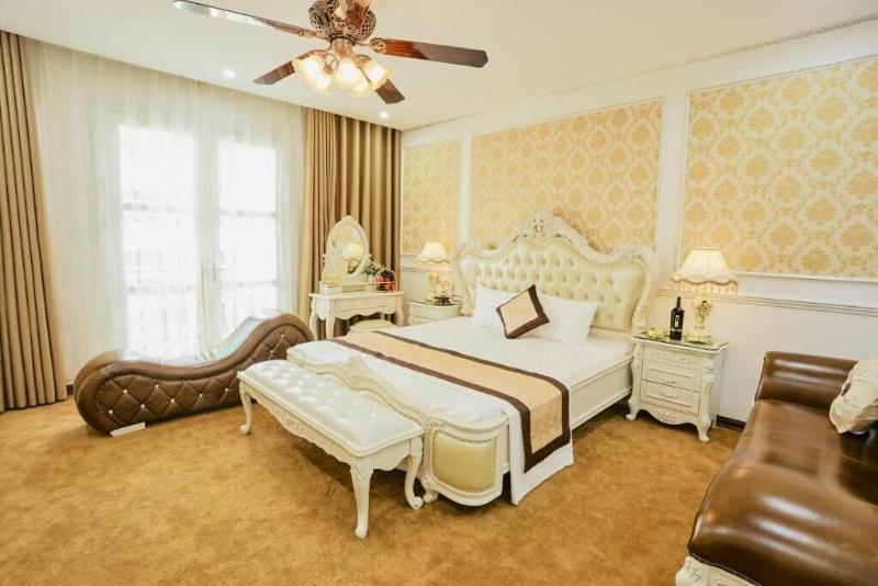 King's Hotel image