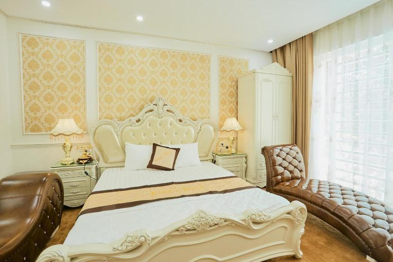 King's Hotel image