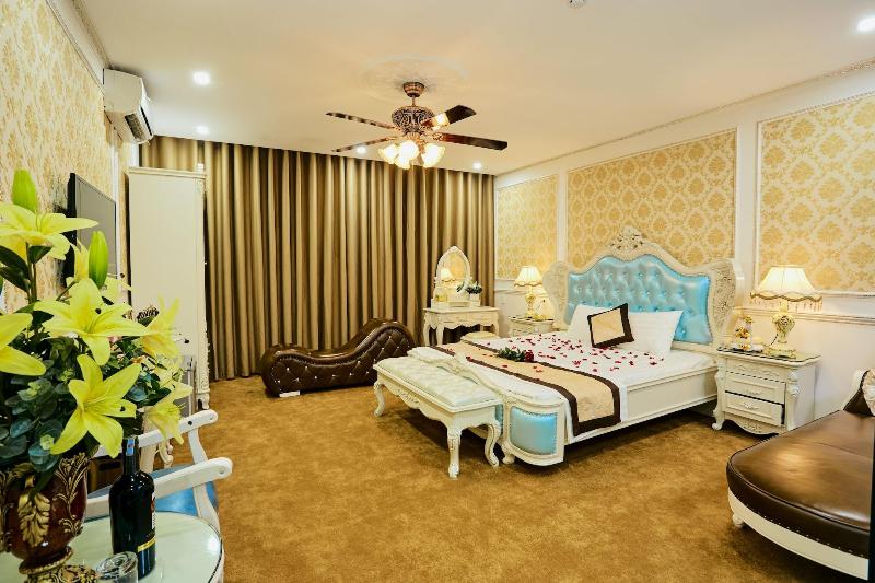 King's Hotel image