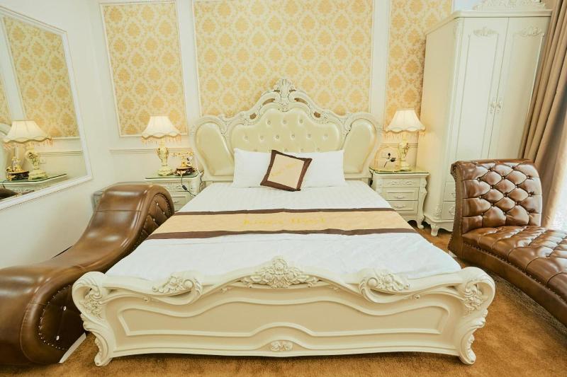 King's Hotel image