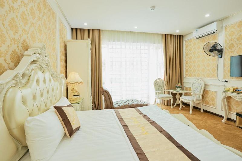 King's Hotel image